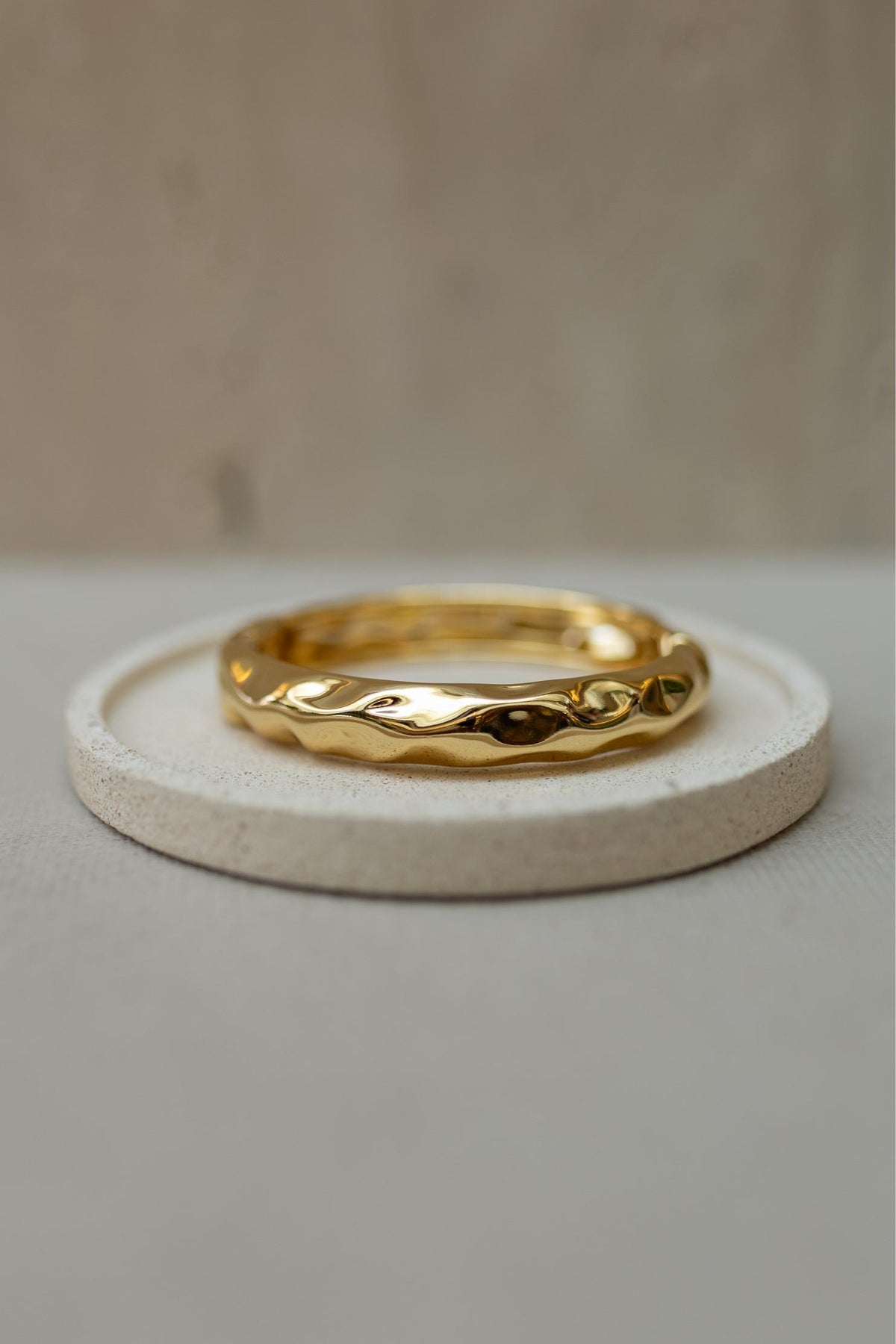 Bracelete Ondulado Orgânico Dourado