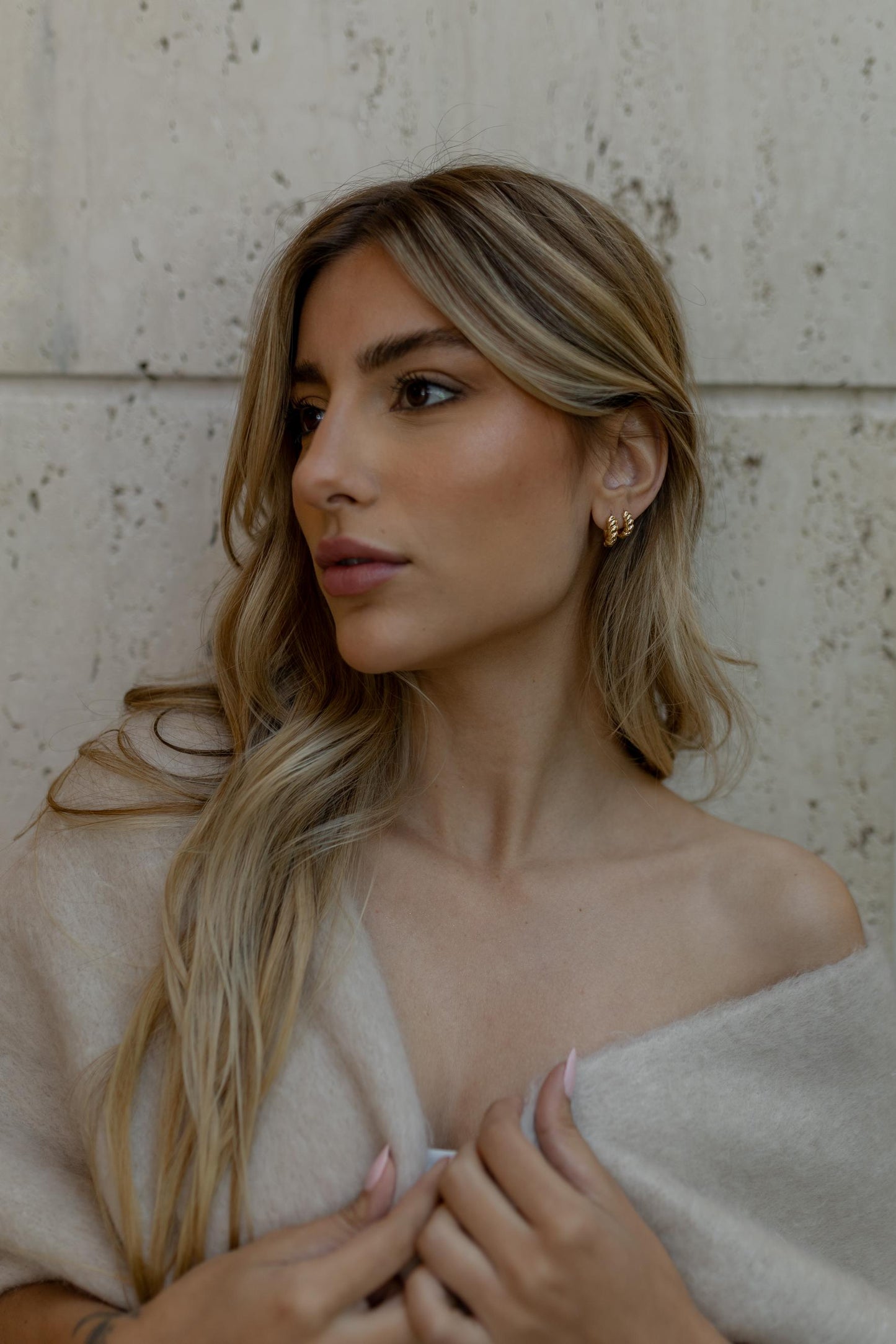 Brinco Argola Croissant P Dourado