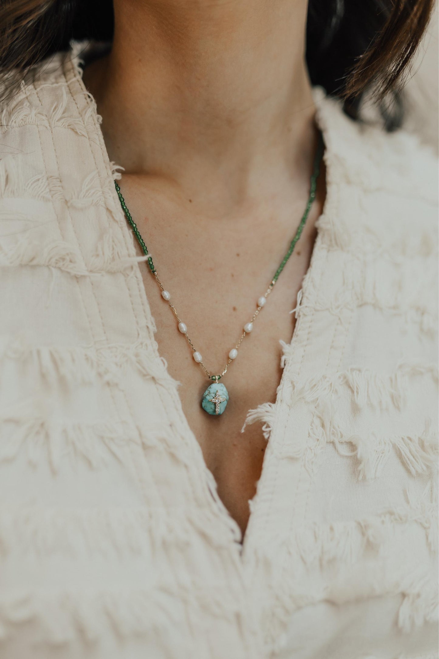 Colar Escapulário Pedra Turquesa Crucifixo e Estrela Dourado