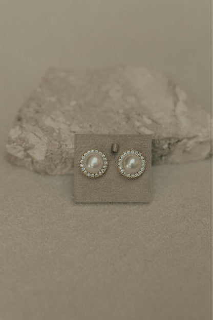 Brinco de Pérola Cravejado Dourado