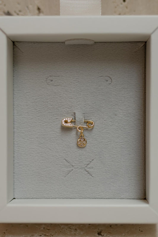 Alfinete Batizado Trevo Dourado