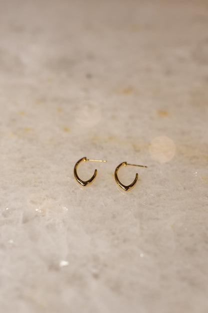 Brinco Meia Argola Ponta Dourado