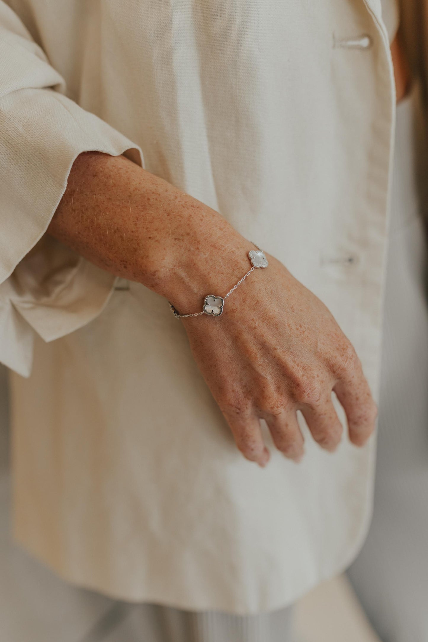 Pulseira Inspo Trevos Madrepérola Prata 925 Ródio Branco