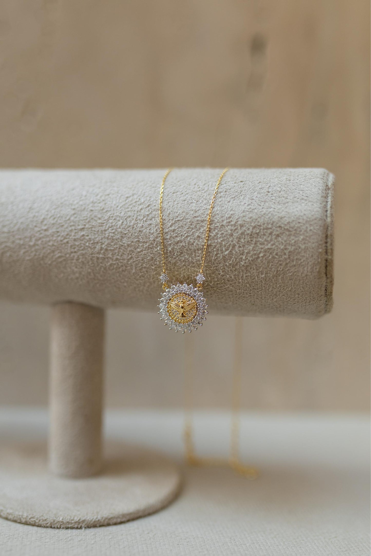 Colar Espirito Santo Moissanite Prata 925 Dourado