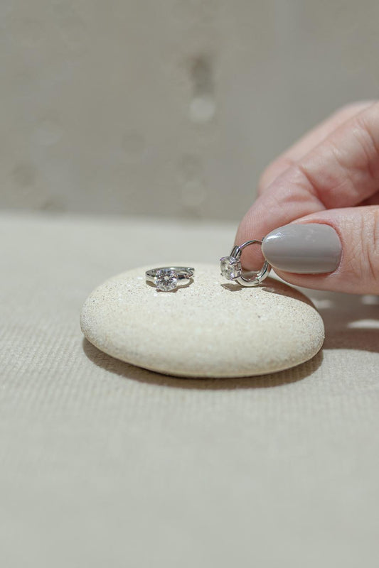 Brinco Argola Ponto de Luz 4mm 4 Garras Moissanite Prata 925 Ródio Branco