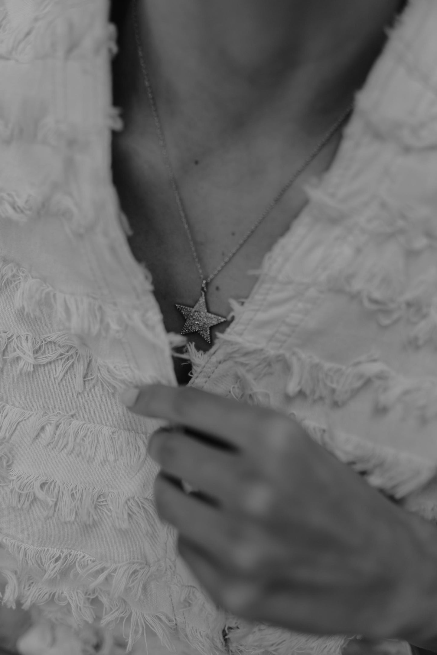 Colar Estrela Cravejado Ródio Branco