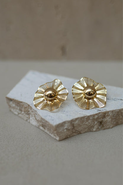 Brinco Flor Plissado Dourado