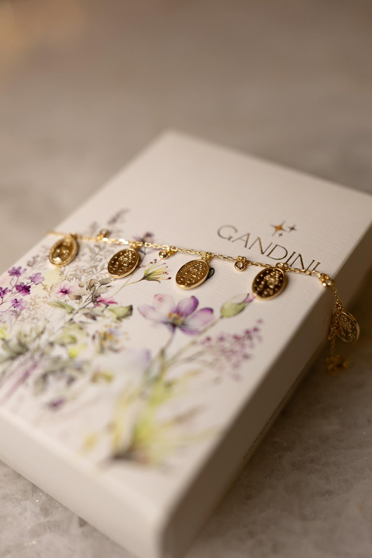 Pulseira Medalhas Nossa Senhora das Graças Moissanite Prata 925 Dourado