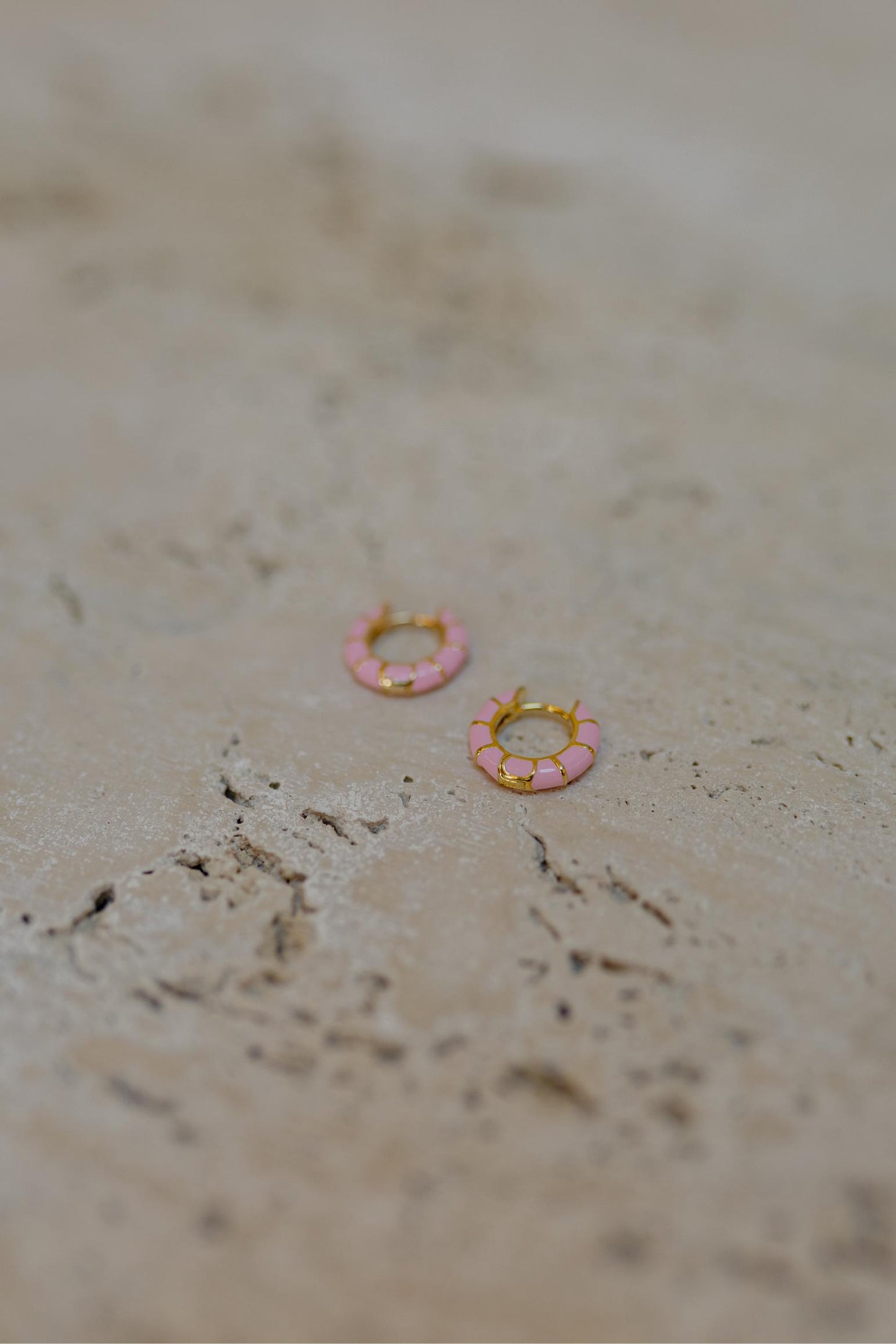 Brinco Argola Esmaltada Rosa Dourado