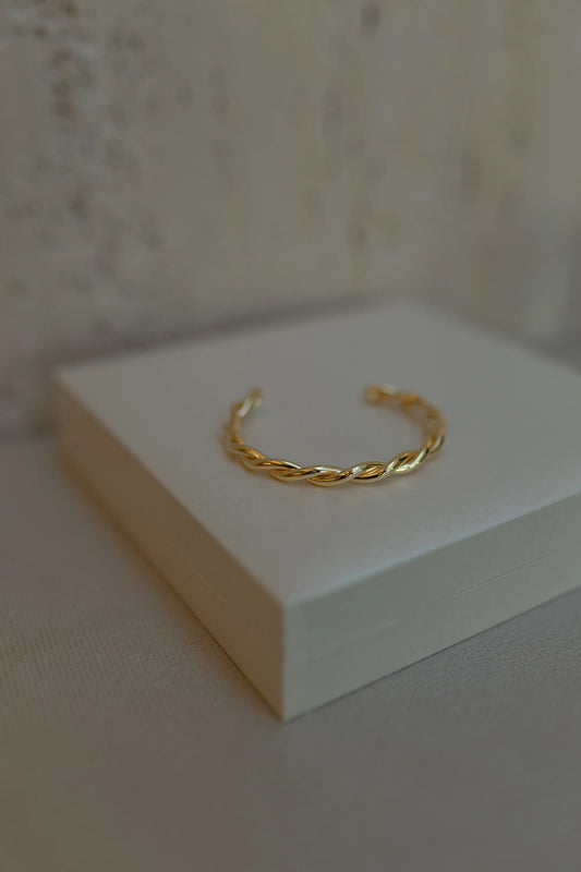 Bracelete Torcido Liso Dourado