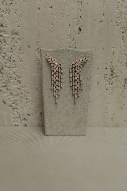 Brinco Ear Cuff Cascata Franja Cravejada Ouro
