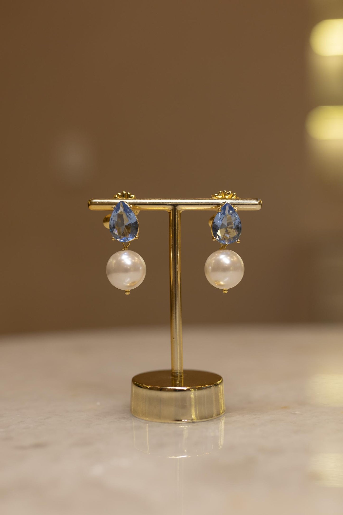 Brinco Gota Azul e Pérola Dourado
