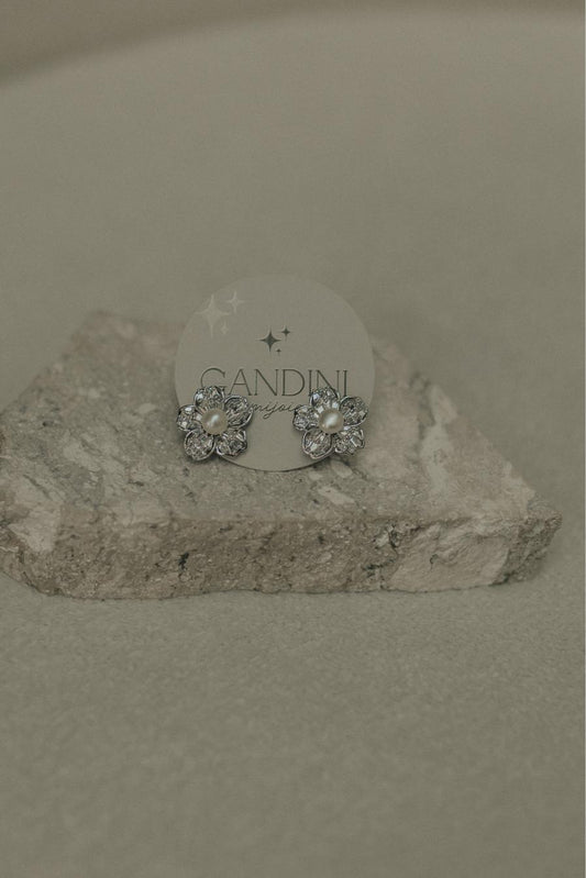 Brinco Flor Sakura Ródio Branco