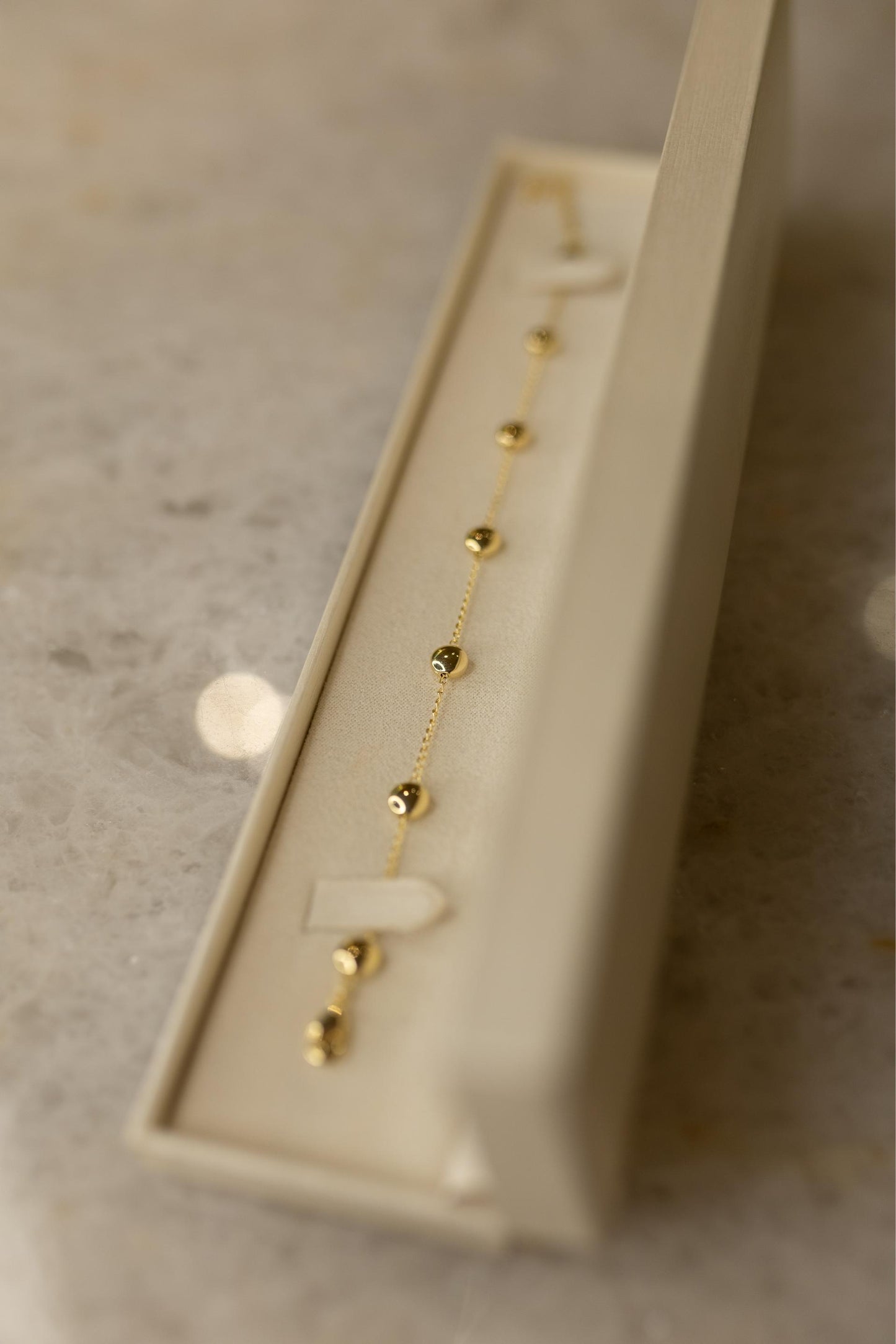 Pulseira Minimalista Orgânica Dourado