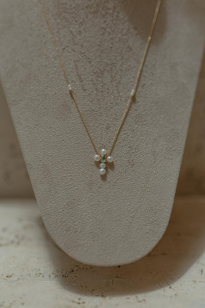 Colar Escapulário Cruz e Coração Pérolas Dourado