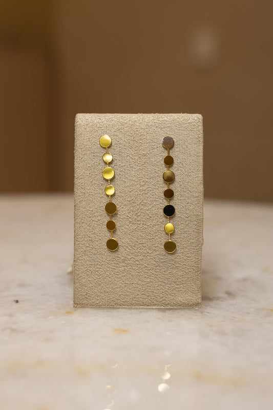 Brinco Longo Bolinhas Dourado