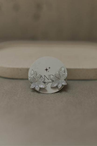 Brinco Ear Cuff Folhas Cravejado Ródio Branco