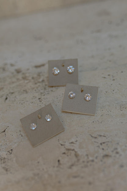 Brinco 7mm Ponto de Luz Prata 925