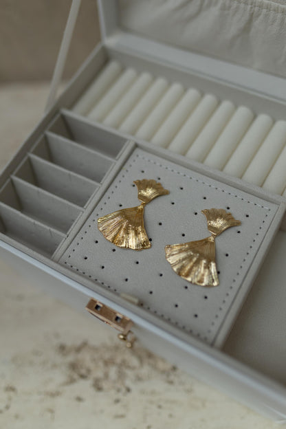 Brinco Pêndulo Pétalas Dourado