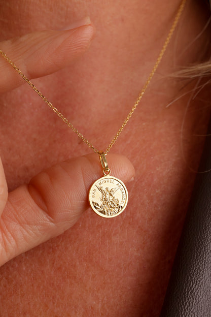 Colar São Miguel Arcanjo Prata 925 Dourado