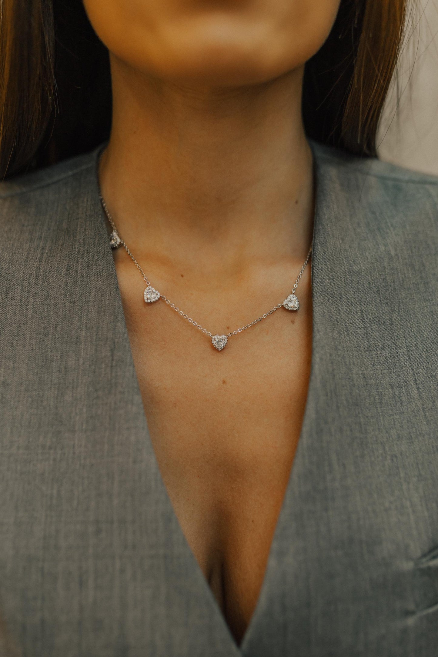 Colar Choker 5 Corações Cristal Ródio Branco