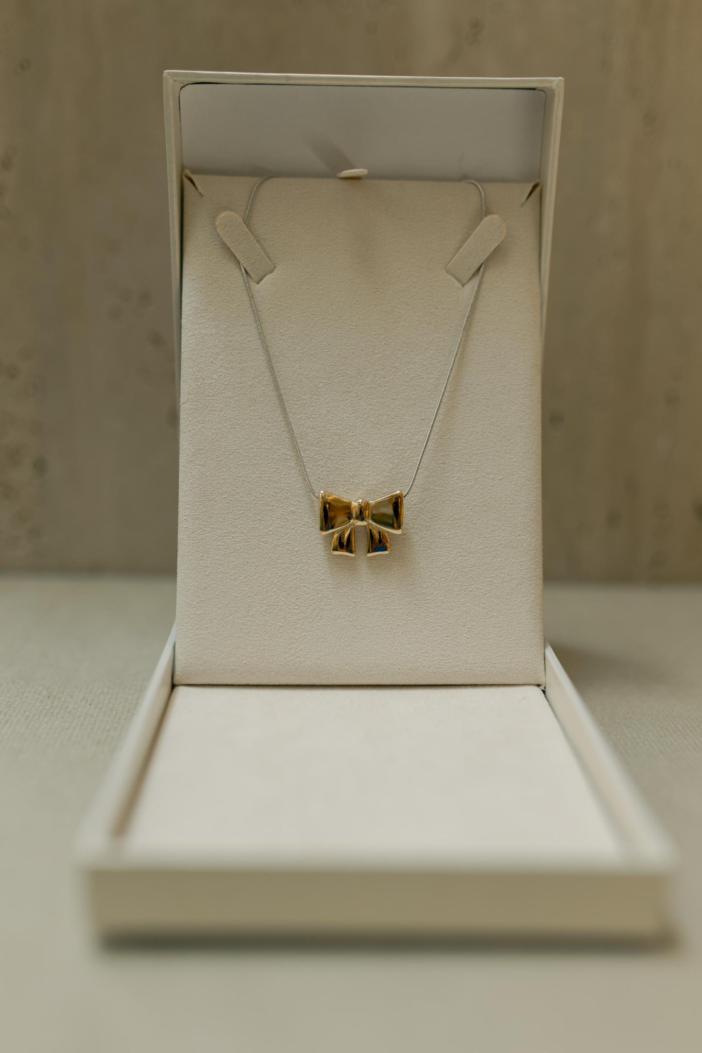 Colar Longo Laço Mix de Banhos