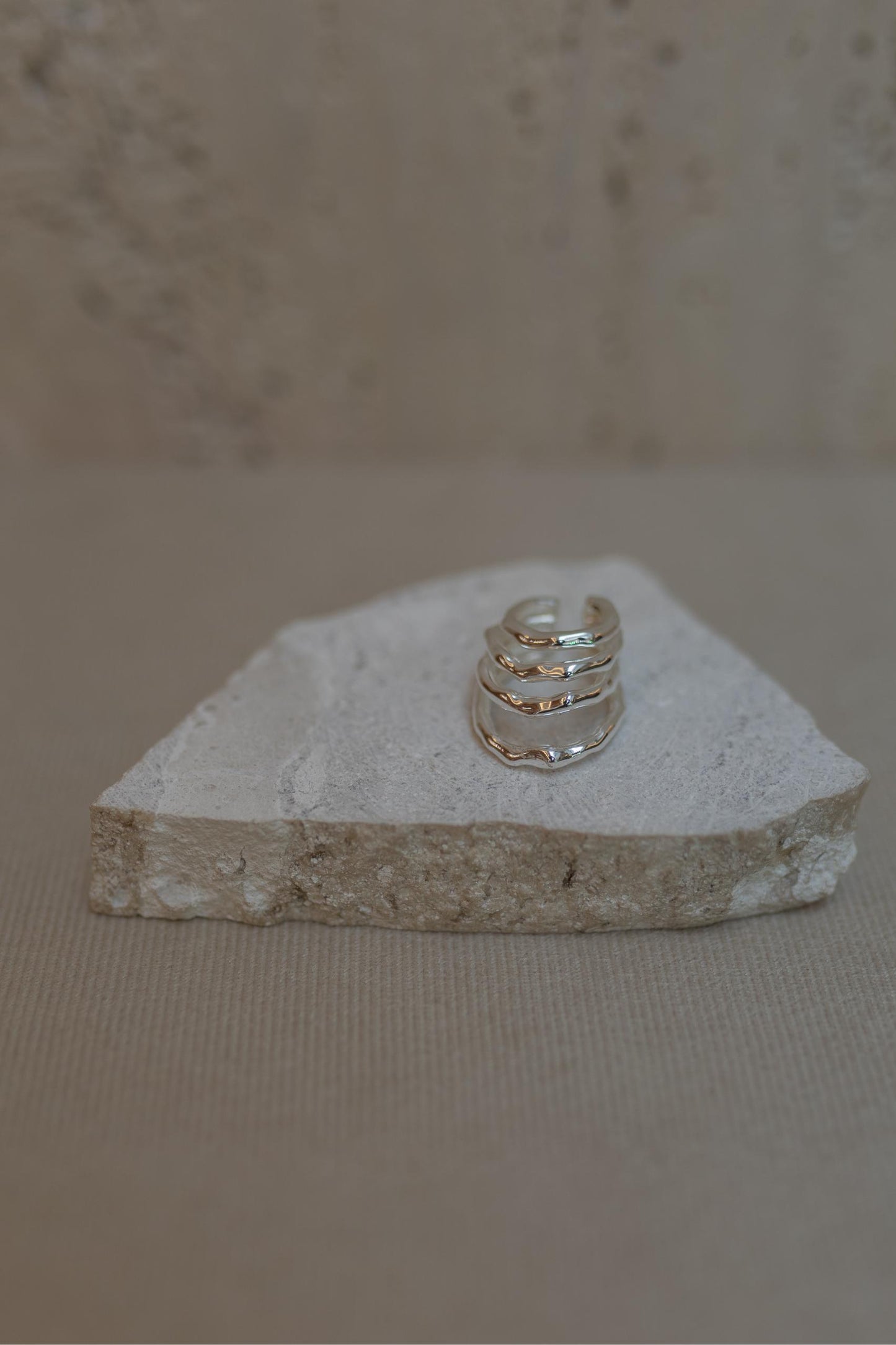 Piercing Fake Ear Hook Florescer Ródio Branco