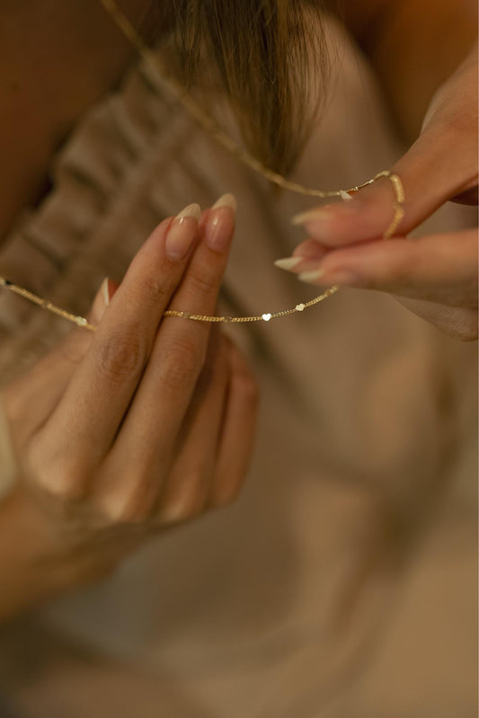 Colar Longo 80cm Mini Corações Lisos Dourado