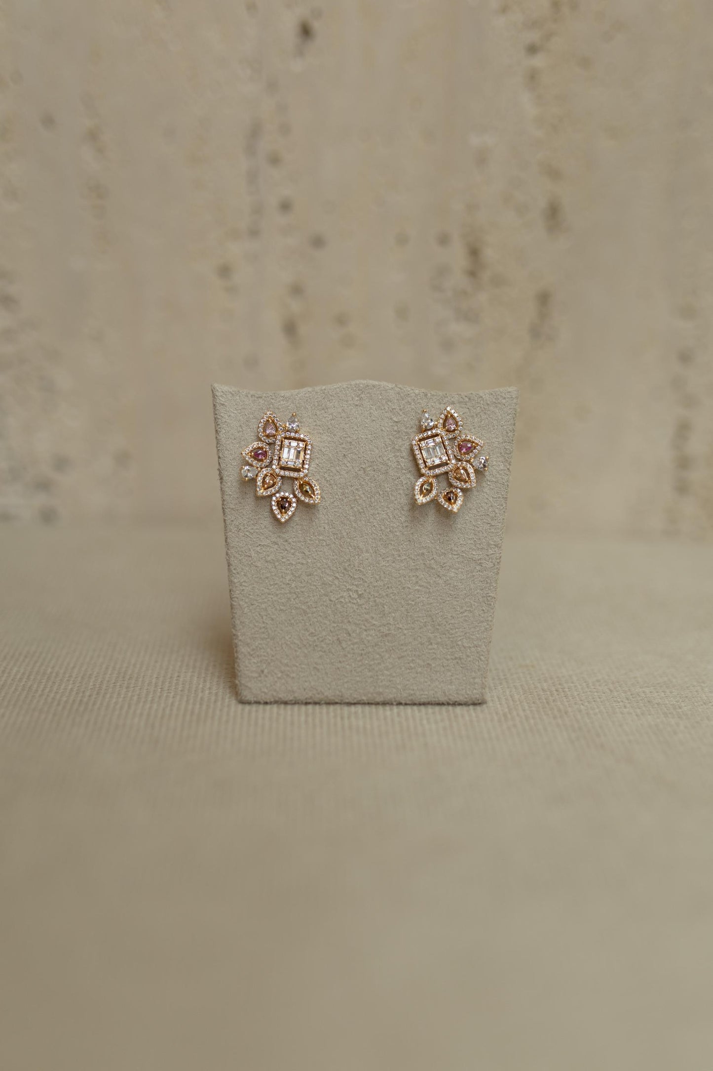 Brinco Ear Cuff Leque Rainbow Dourado