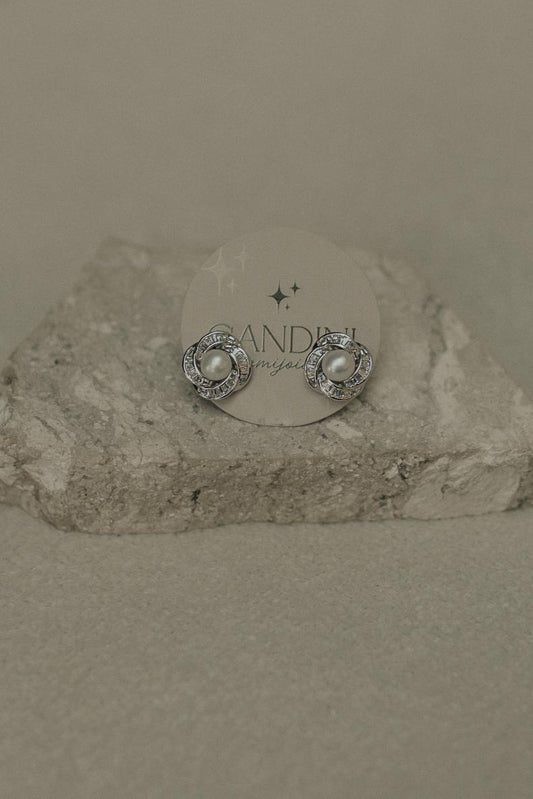 Brinco Flor Baguete Pérola Natural Ródio Branco