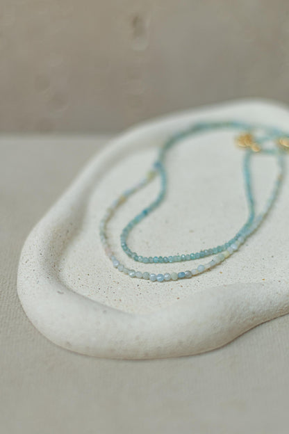 Colar Pedras Naturais Achatadas Acqua  Dourado