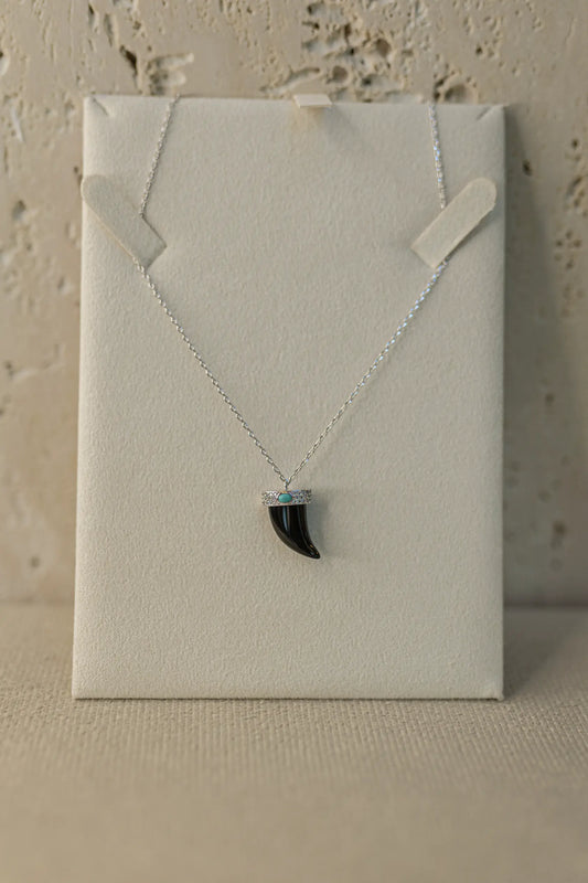 Colar Dente Resina Ródio Branco