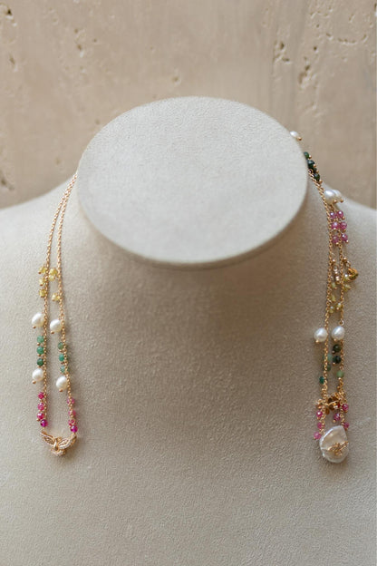 Colar Escapulário Espírito Santo Pedras Naturais Madrepérola Dourado