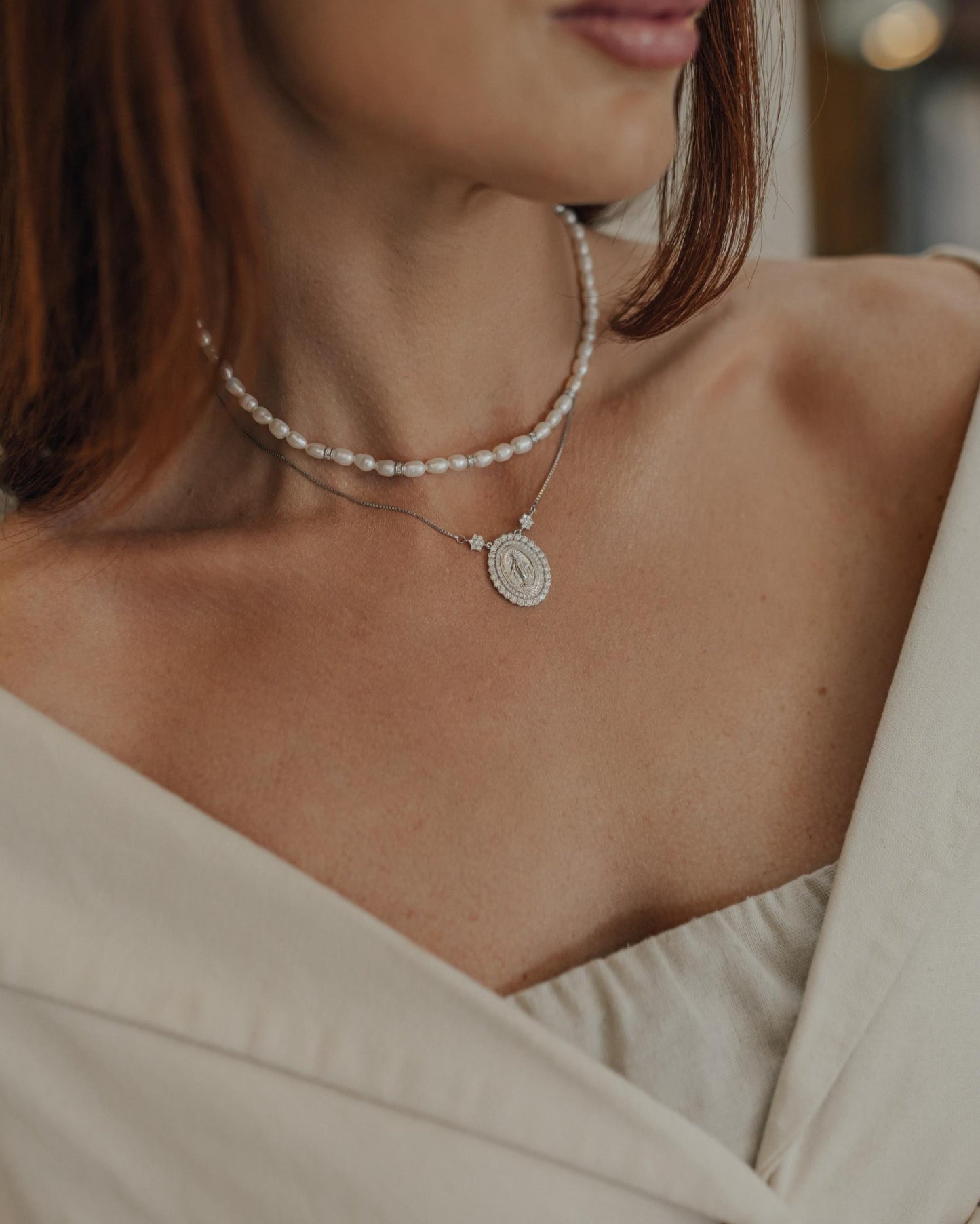 Colar Nossa Senhora das Graças Flores Prata 925 Ródio Branco