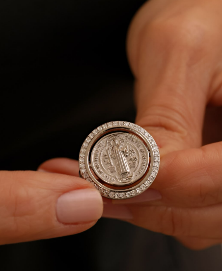 Anel  Medalha de São Bento Giratória Prata 925 Moissanite Ródio Branco