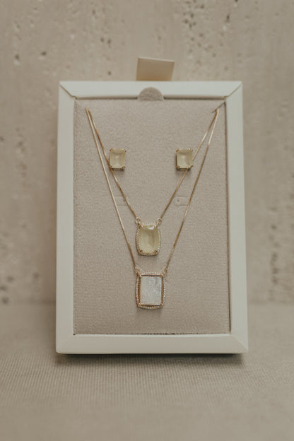 Colar Escapulário Madrepérola Safira Amarela Dourado