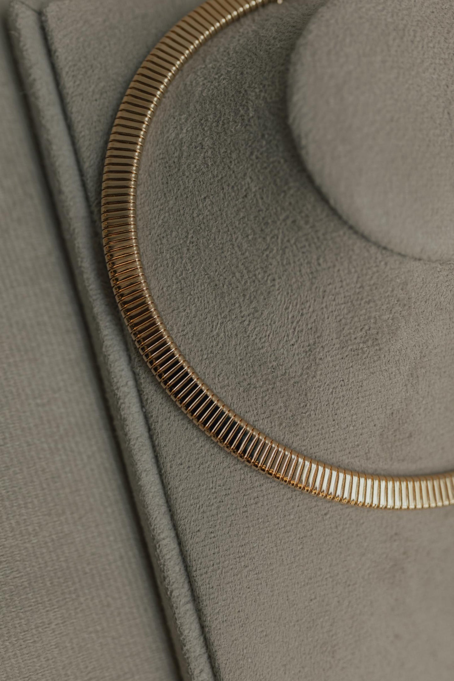 Choker Snake Flat Slim Dourado