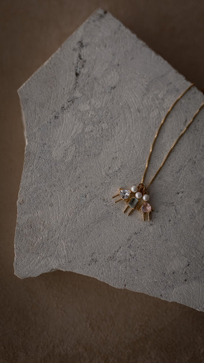 Colar Filhos com Pérolas Dourado