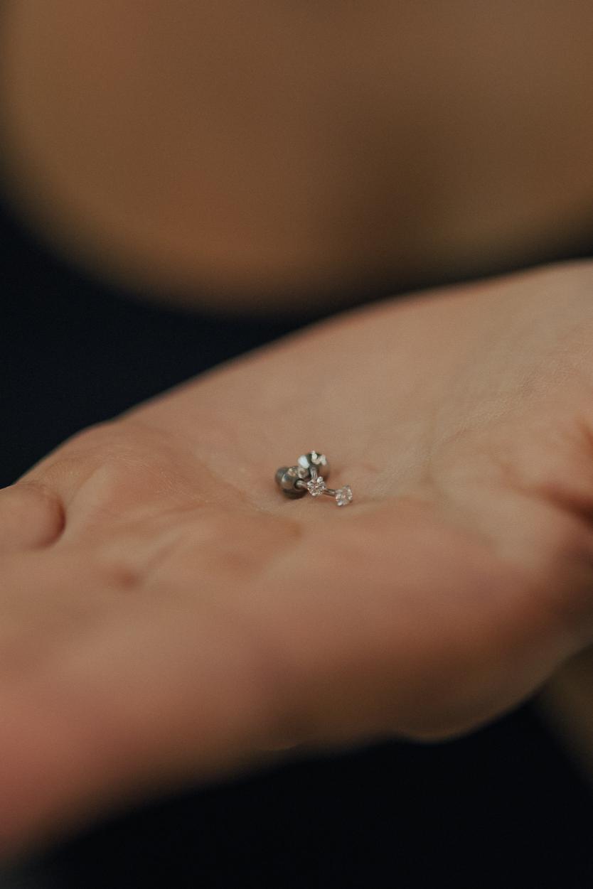 Brinco Moissanite Baby Ponto de Luz 2mm Prata 925 Ródio Branco