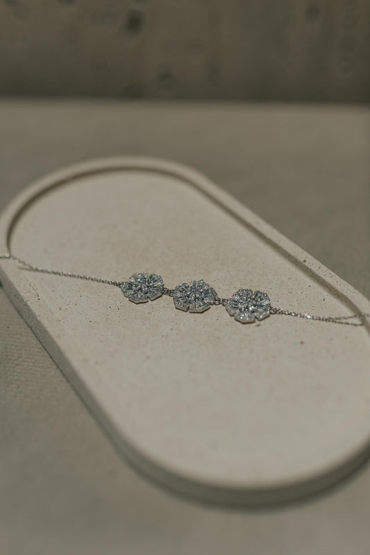 Pulseira Flores Baguete Cristal Ródio Branco