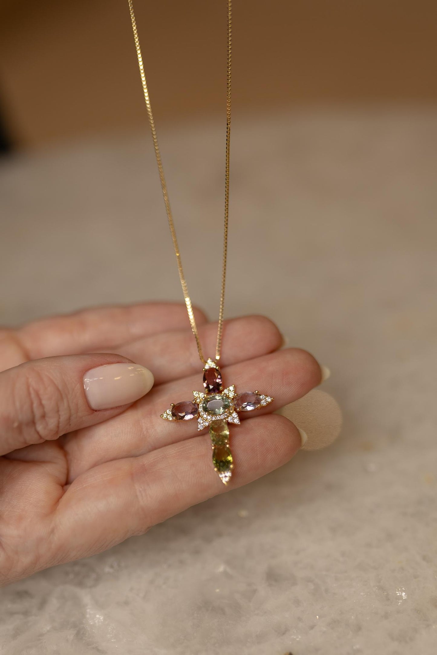 Colar Crucifixo Luxo Dourado