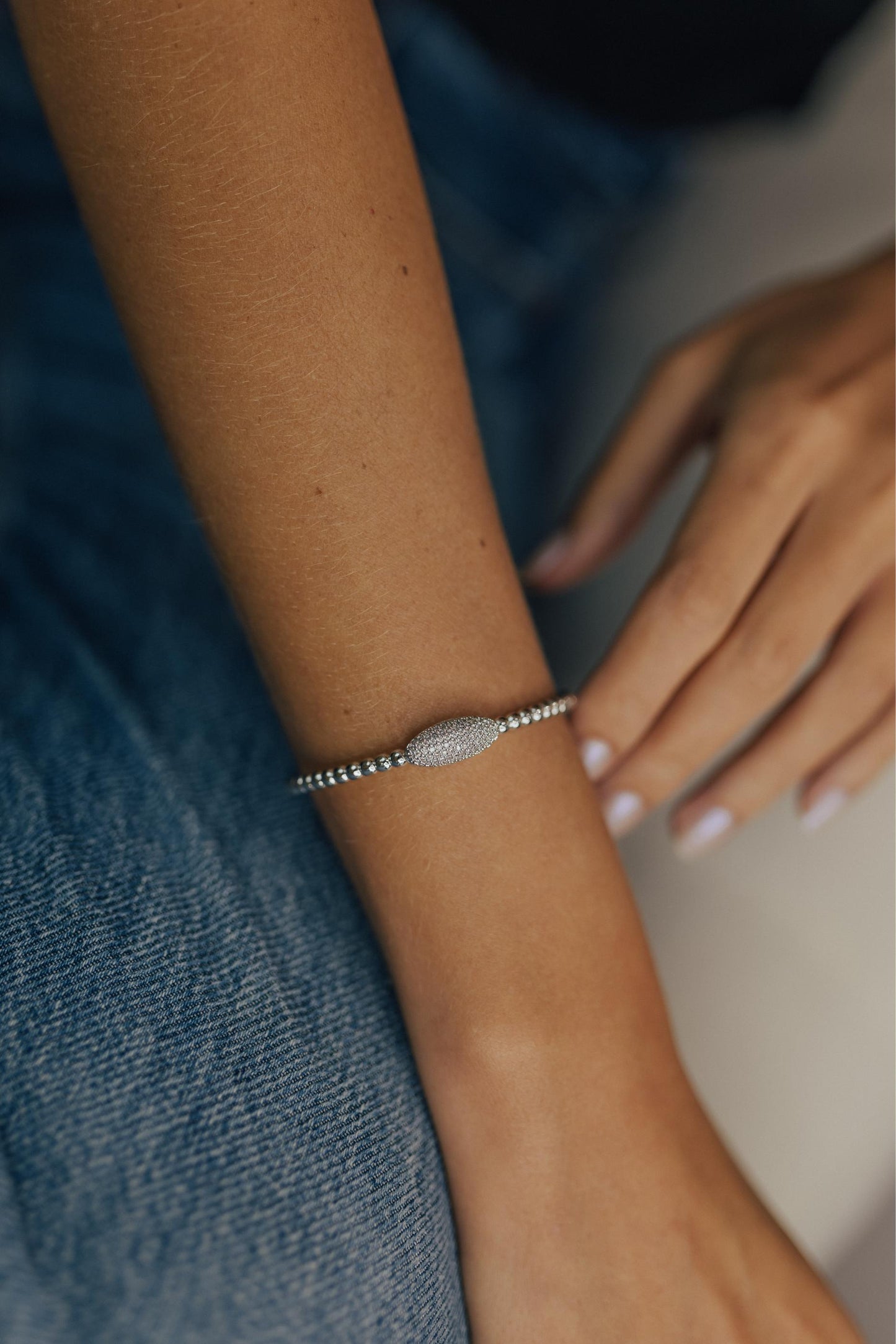 Bracelete Luxo Detalhe Cravejado Ródio Branco