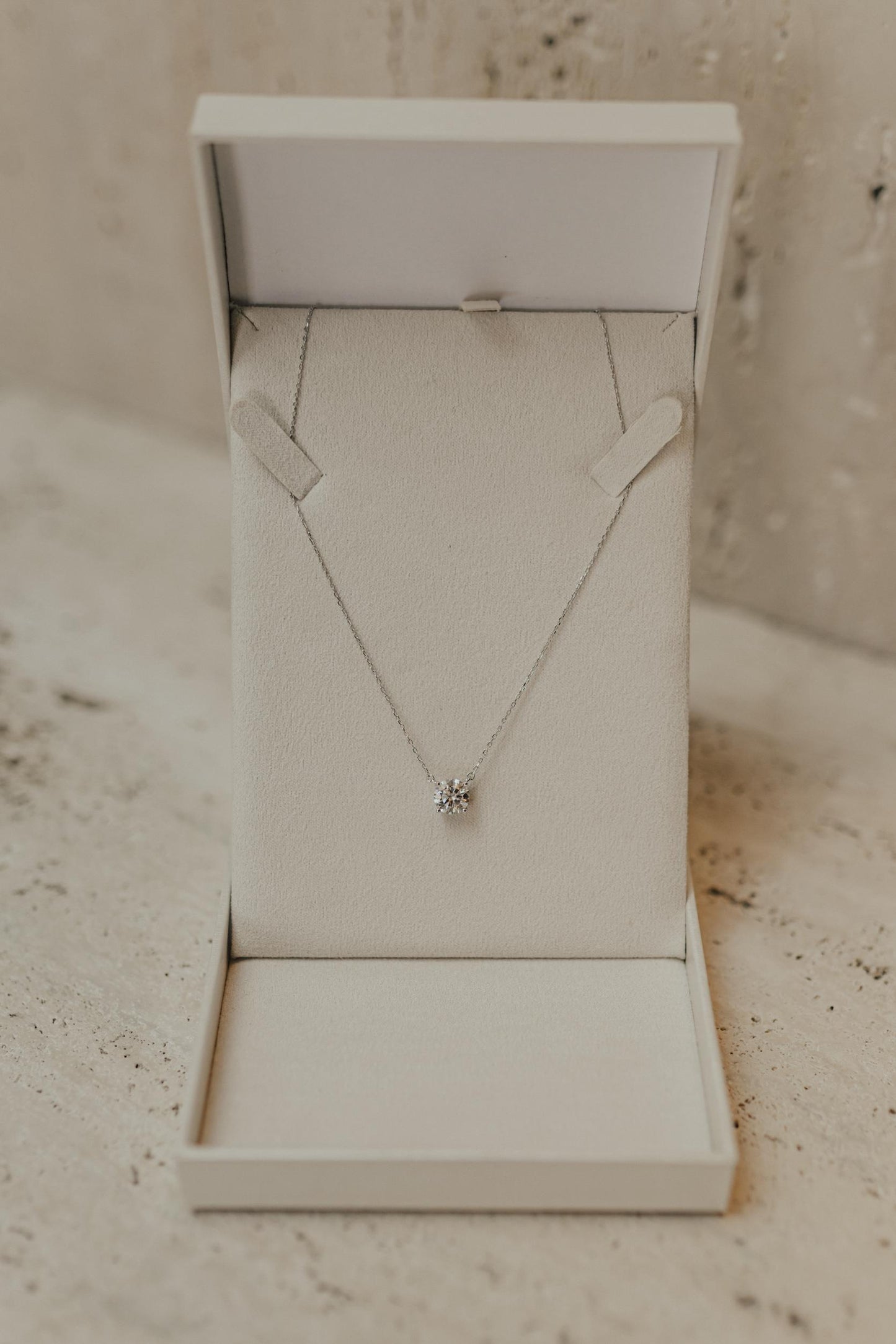 Colar Ponto de Luz Moissanite Luxo 8mm Prata 925 Ródio Branco