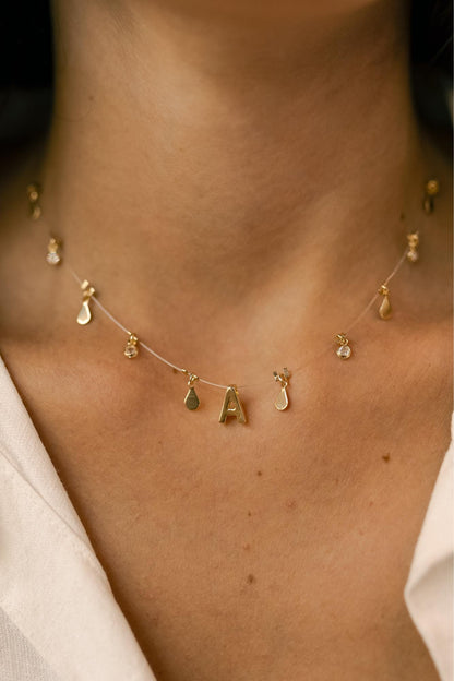 Colar Choker Nylon Letra Plaquinhas Dourado