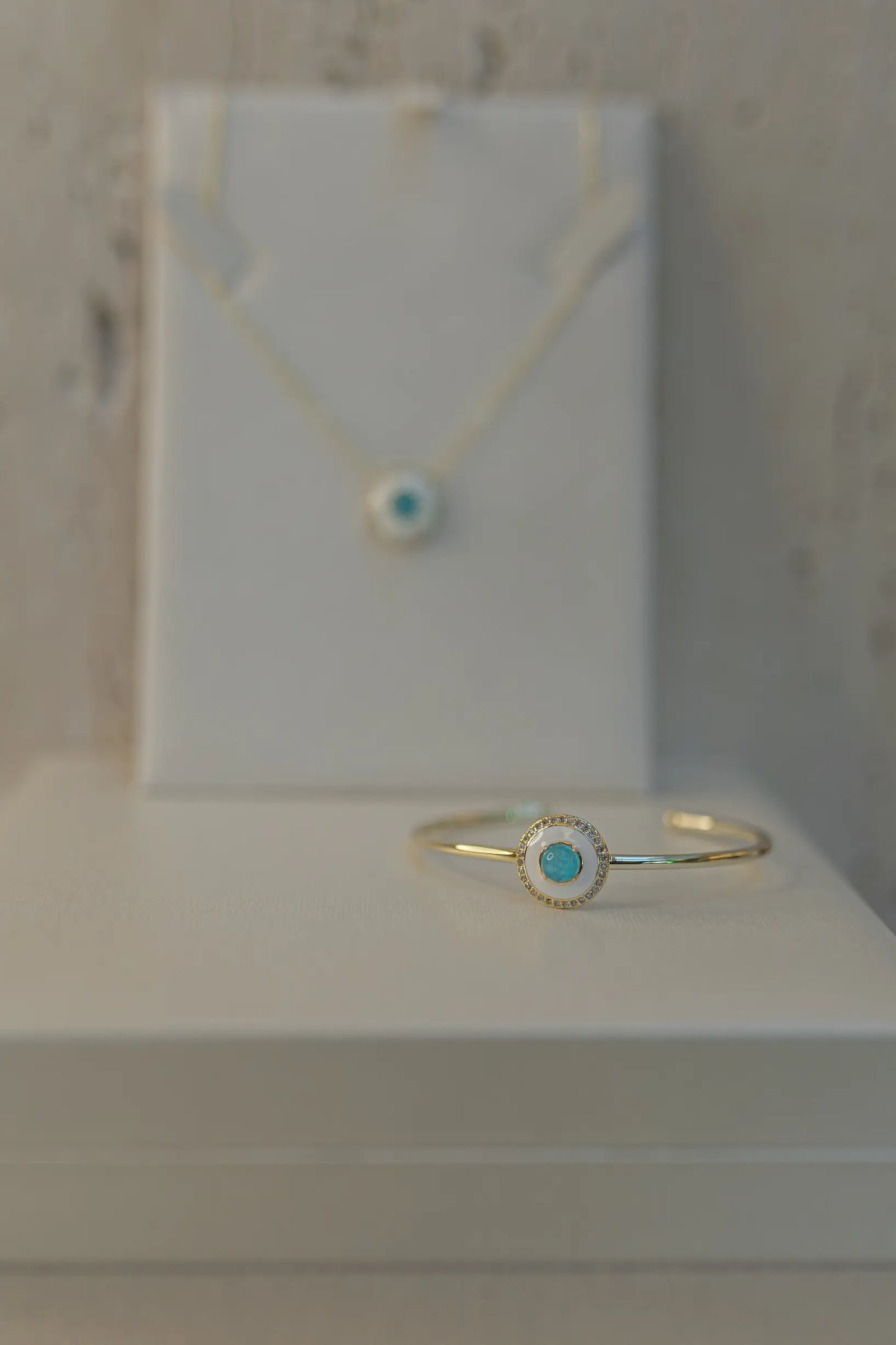 Colar Rainbow Esmaltado Dourado