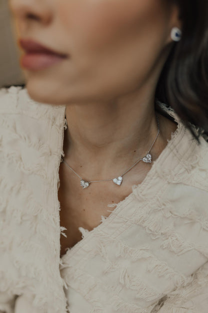 Colar Choker 5 Corações Cristal Ródio Branco