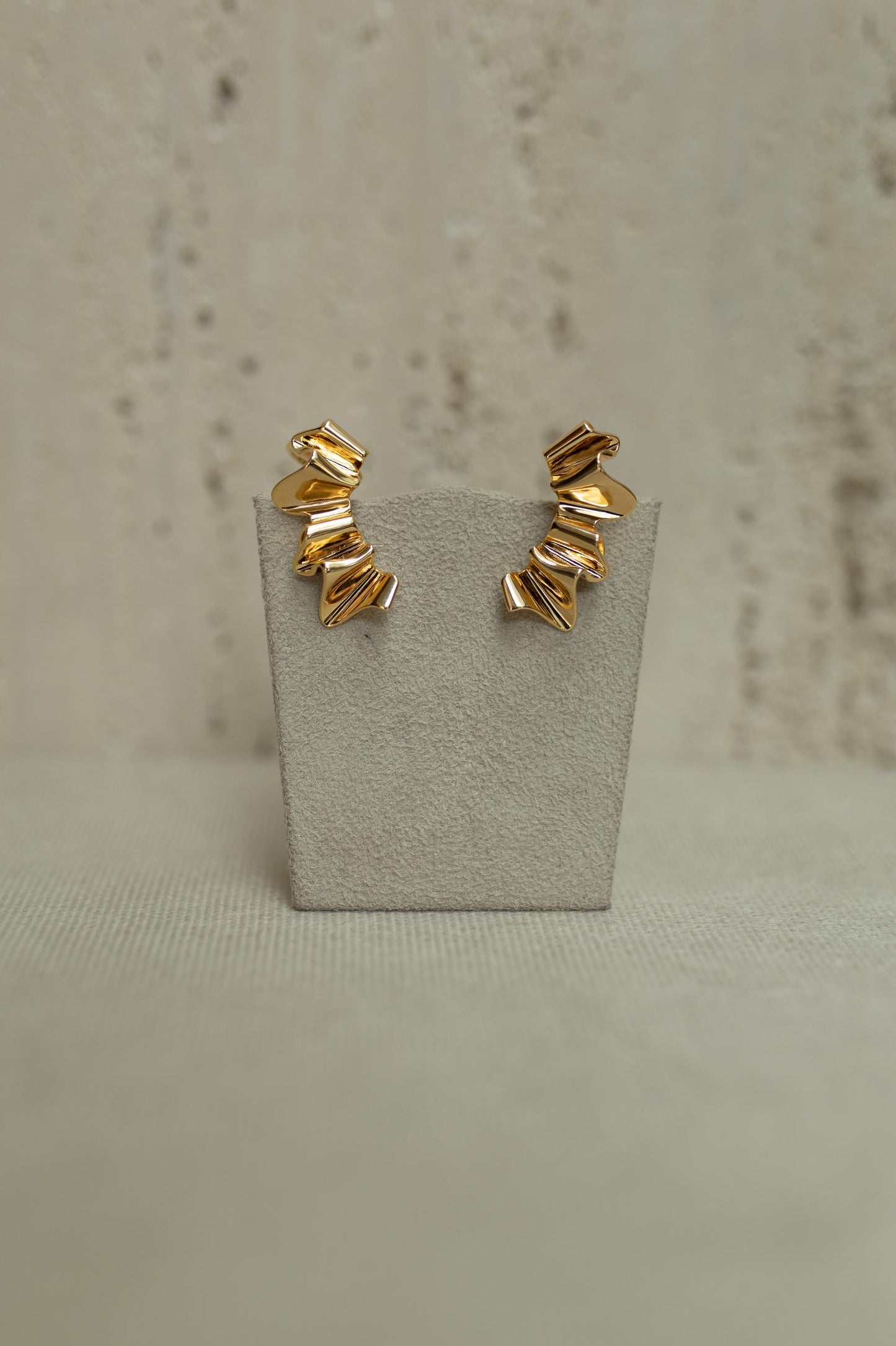 Brinco Ear Cuff Orgânico Dourado