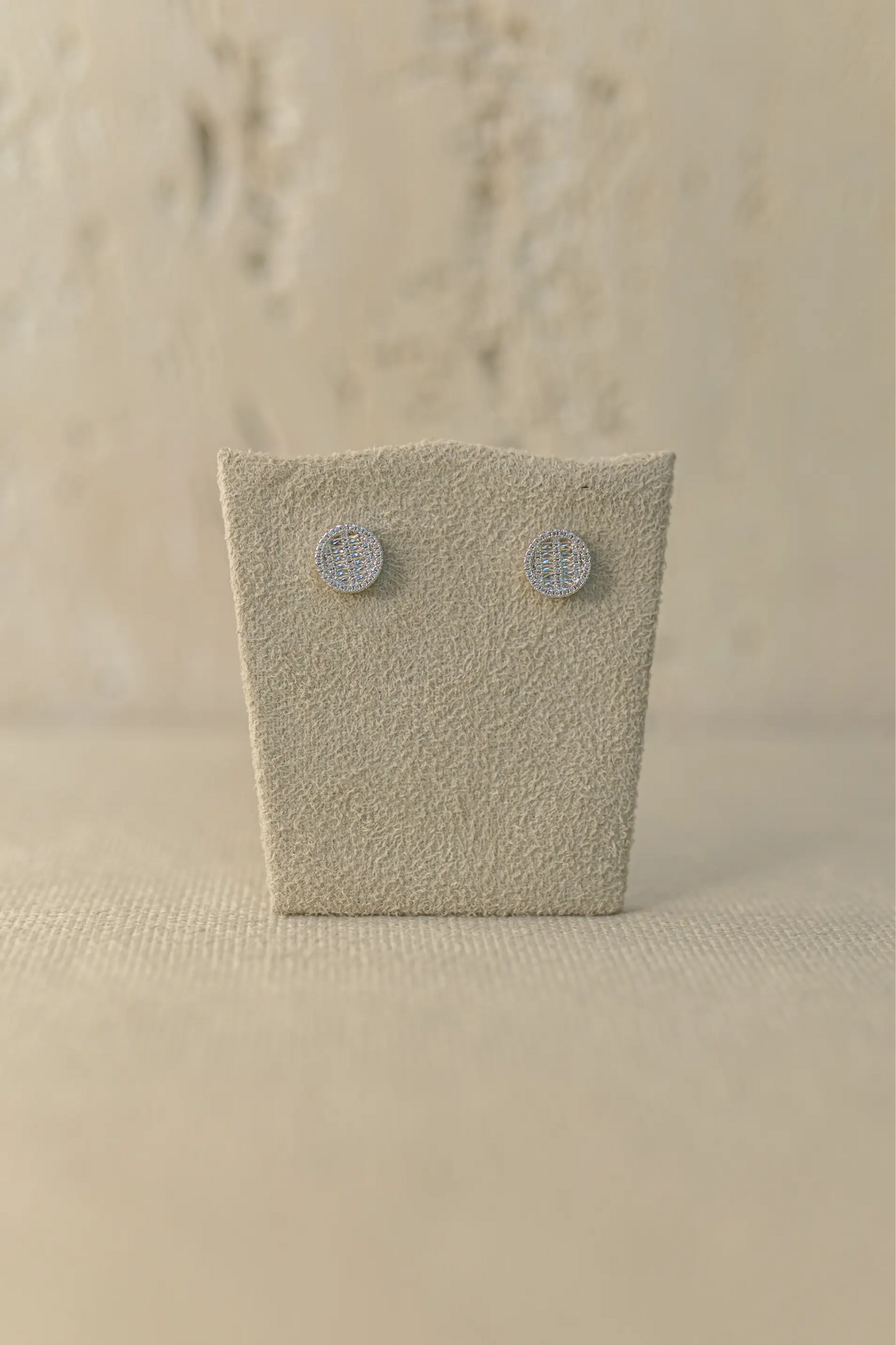 Brinco Redondo Baguete Ródio Branco