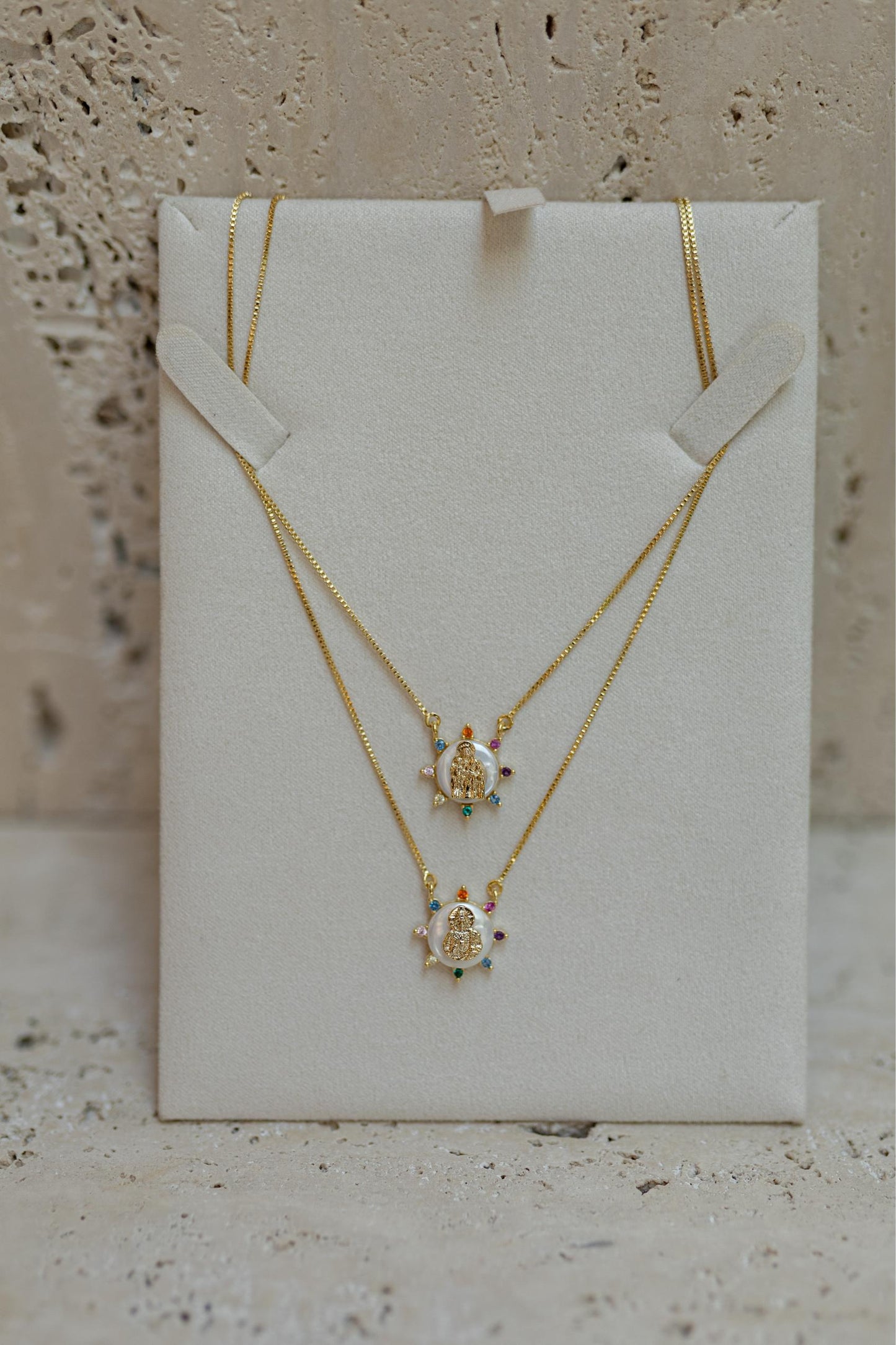 Colar Escapulário Colorido Madrepérola Dourado