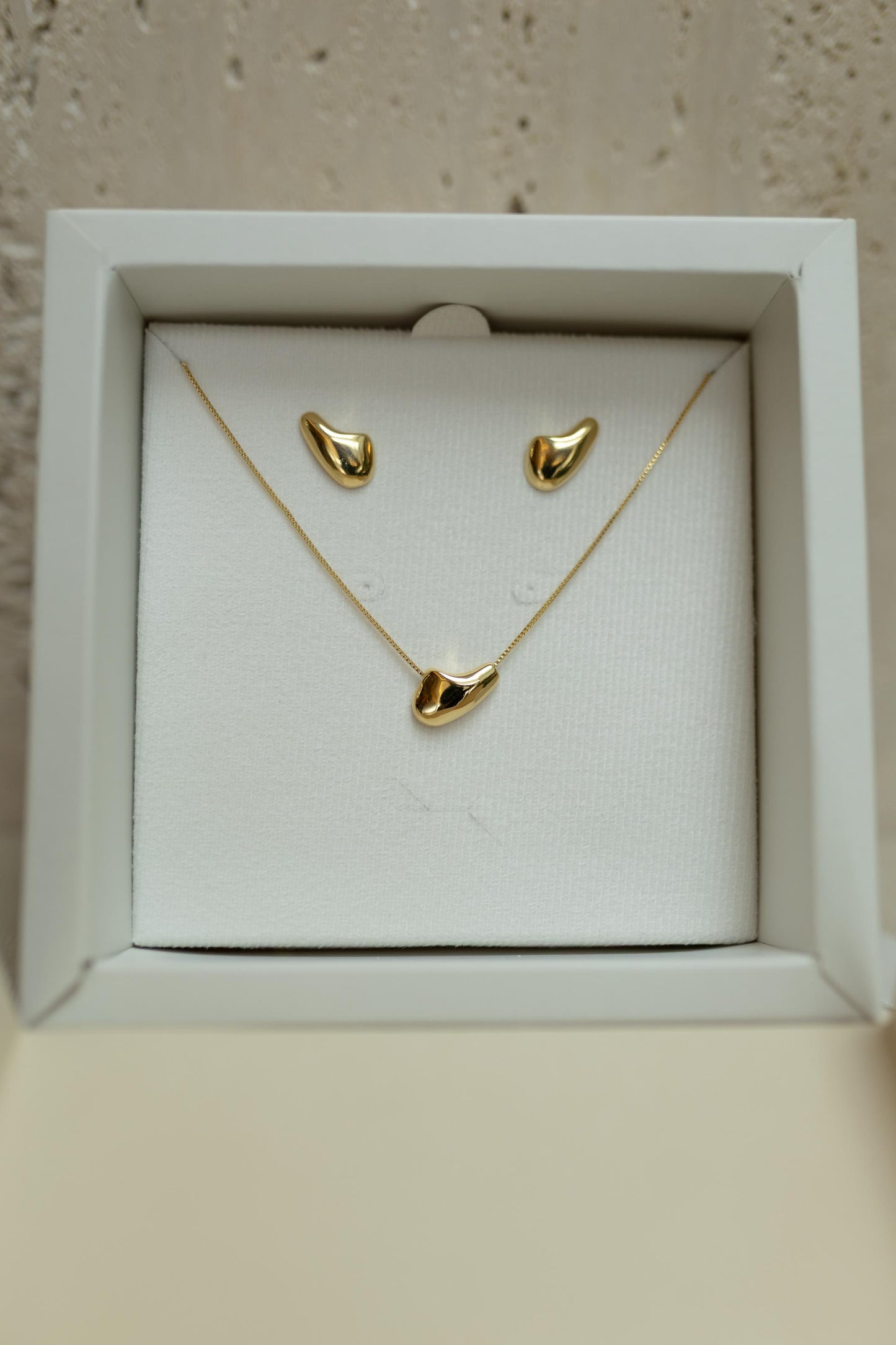 Brinco Orgânico Dourado